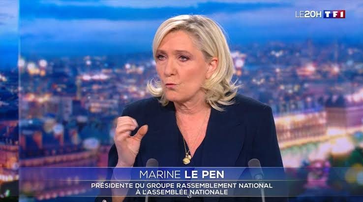 Marine Le Pen annonce sa candidature à la présidentielle de 2027 sur TF1